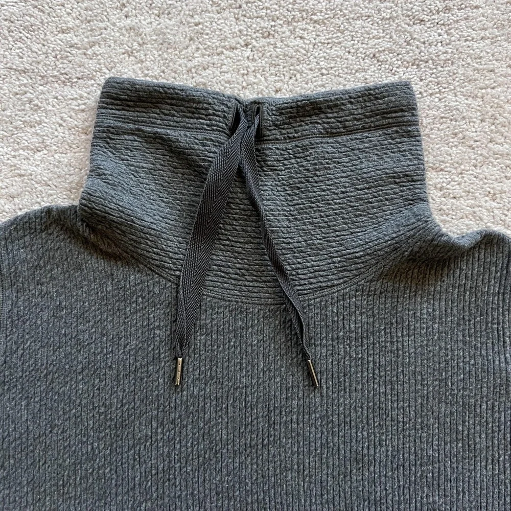 Lululemon Retreat Yourself Pullover Textured Sweatshirt Womens XS/S Gray